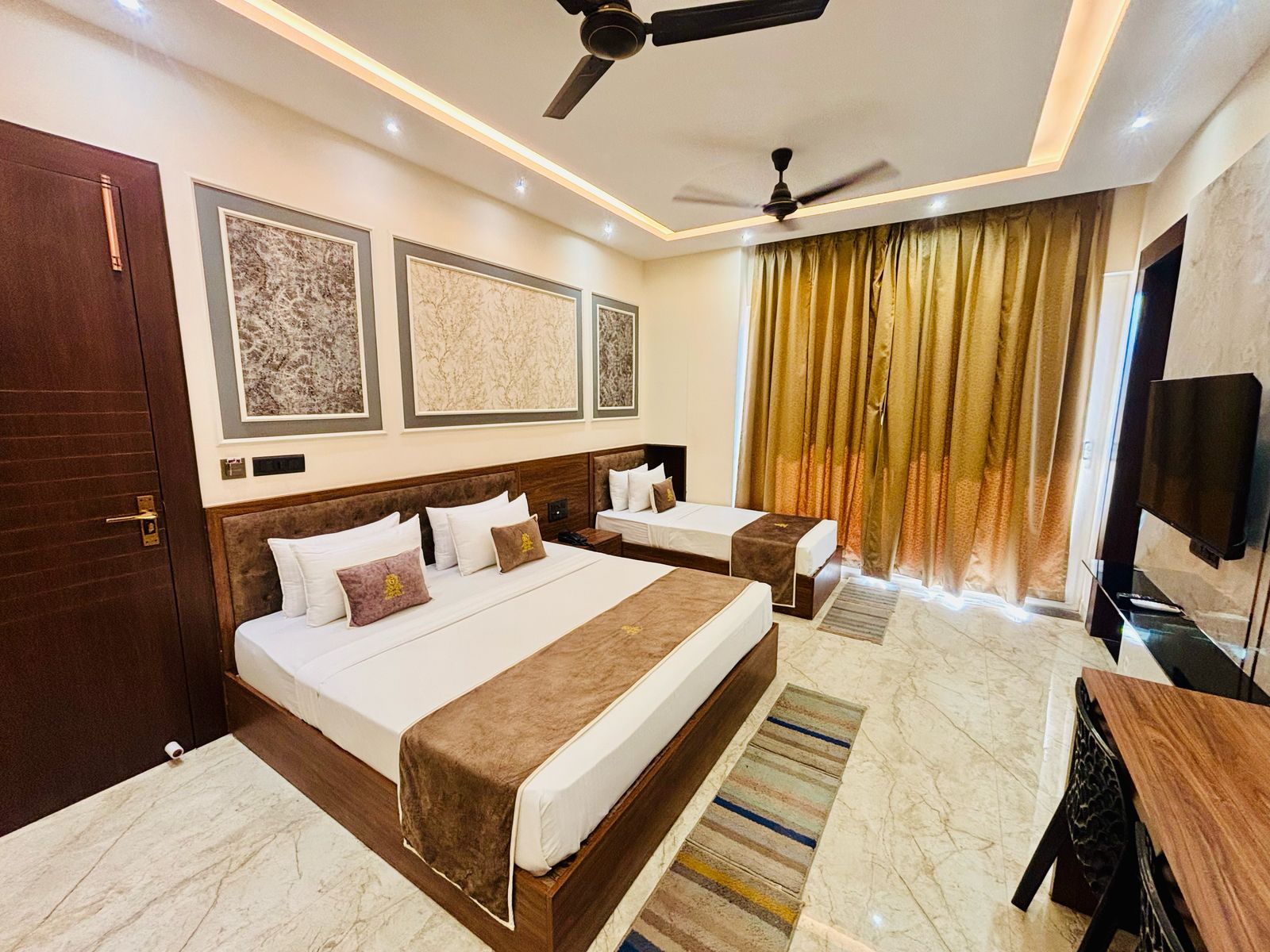 Goel Inn 4